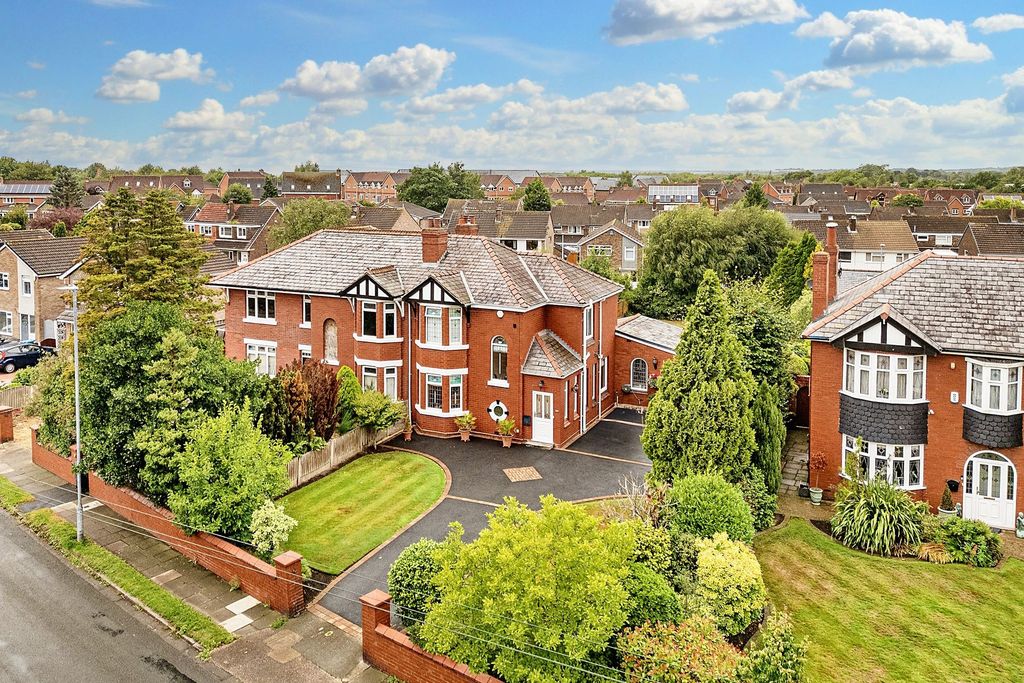 Property photo 1 of 35