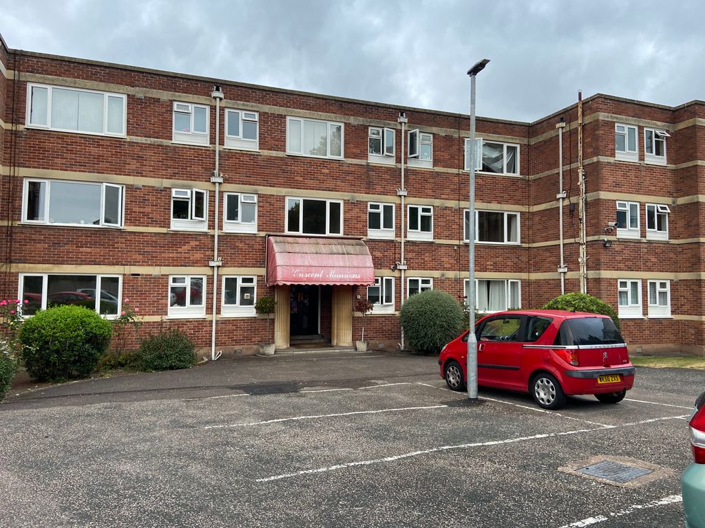 Property photo 1 of 6 Crescent Mansions