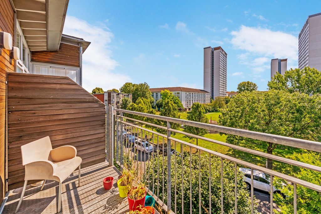 Property photo 3 of 9 17796_Kfh_34_Hunt_cl