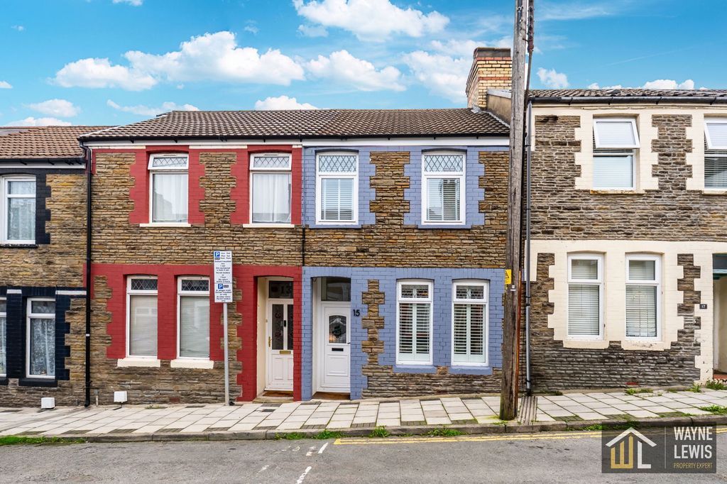 Property photo 1 of 28