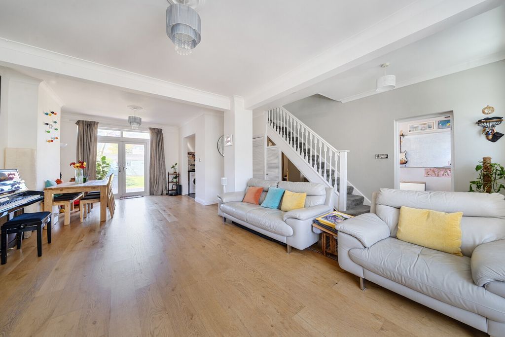 Property photo 2 of 18 1440094-7-69d5351...