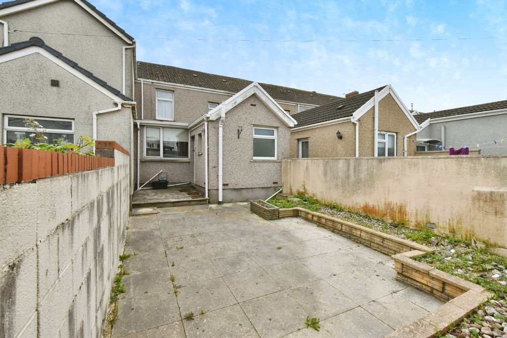 Property photo 3 of 18 Photo