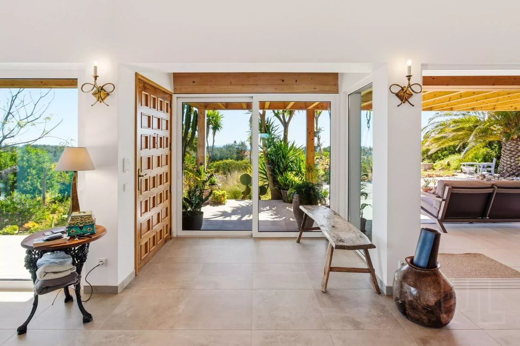 Property photo 3 of 71