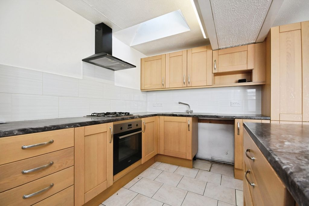 Property photo 3 of 20 Pbox-Img.Jpg