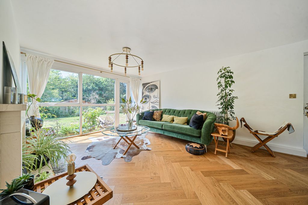 Property photo 2 of 24 1469739-10-6A478E...
