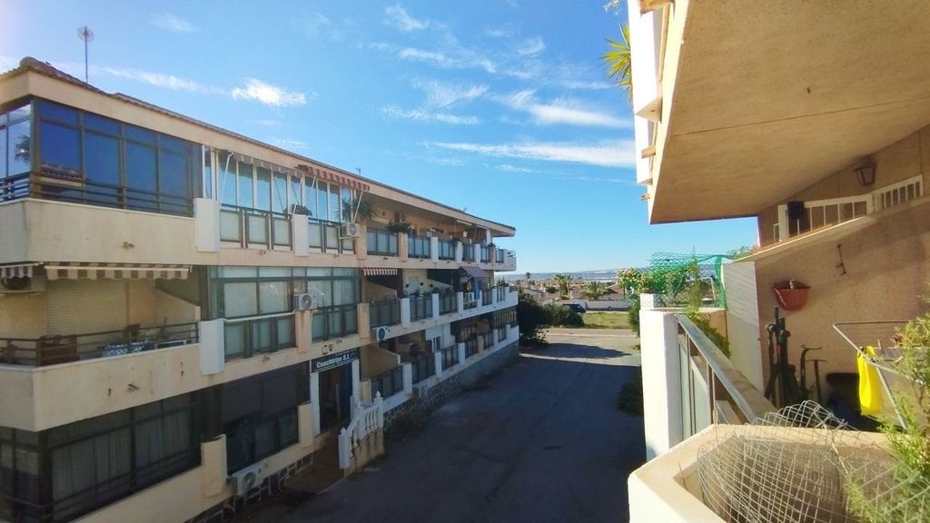 Property photo 3 of 27