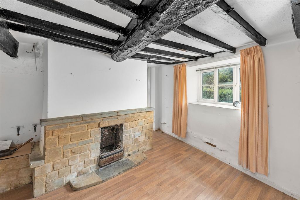 Property photo 3 of 14 Green View Cottage, Little Bourton-8.Jpg