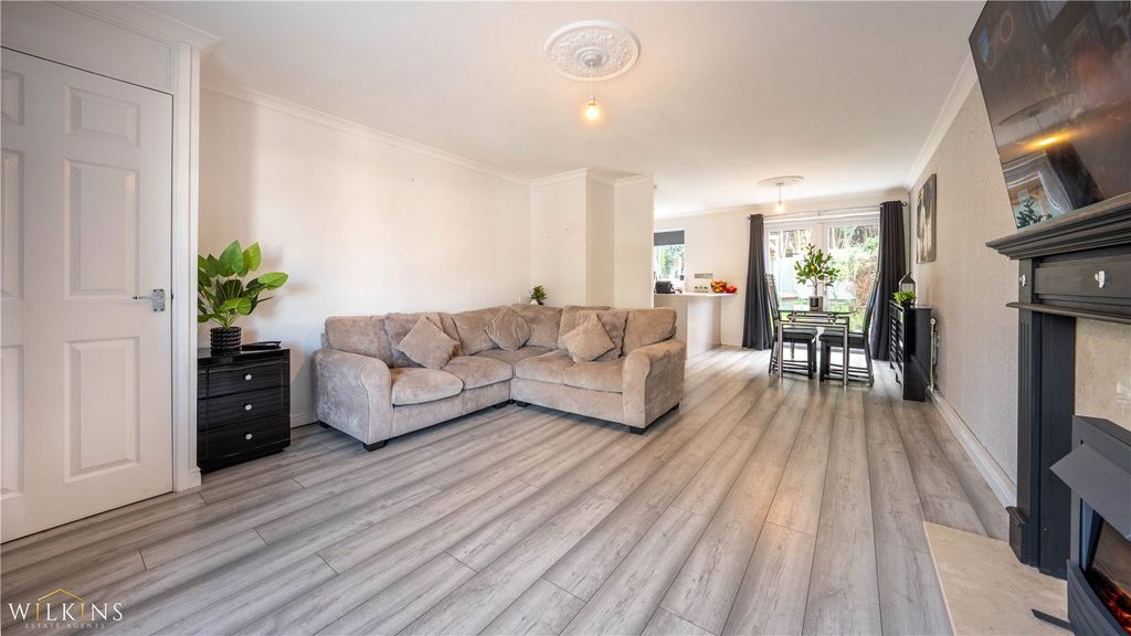 Property photo 2 of 27 Picture No. 09