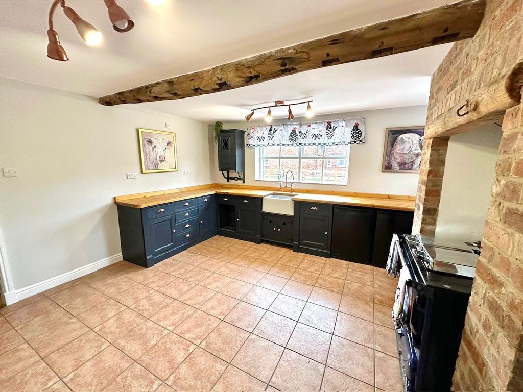 Property photo 3 of 17 Image