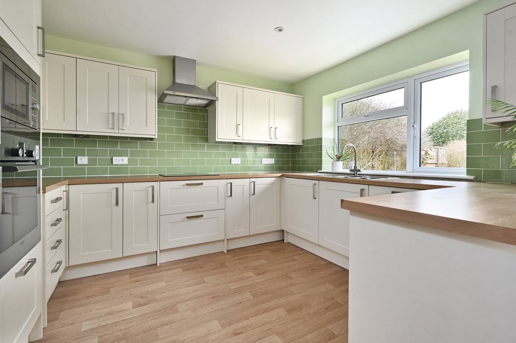 Property photo 2 of 21 Picture No. 04