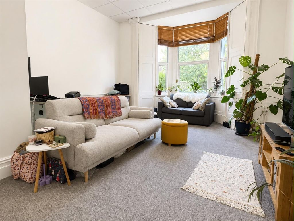 Property photo 2 of 10 08000B56-8Ea4-4535-Bf46-2Aded1Bd5B6c.Jpg