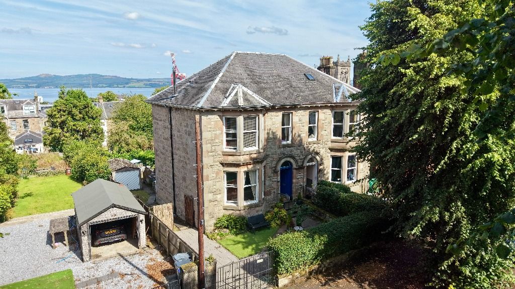 Property photo 2 of 38