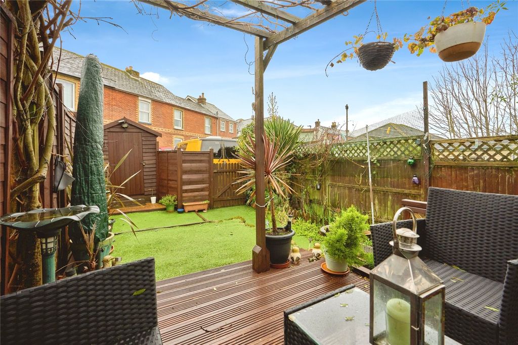 Property photo 2 of 16 Garden