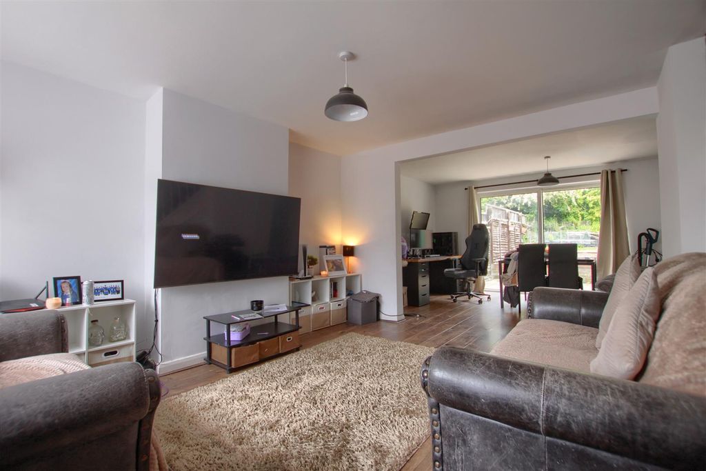 Property photo 2 of 3 Tw2.Jpg