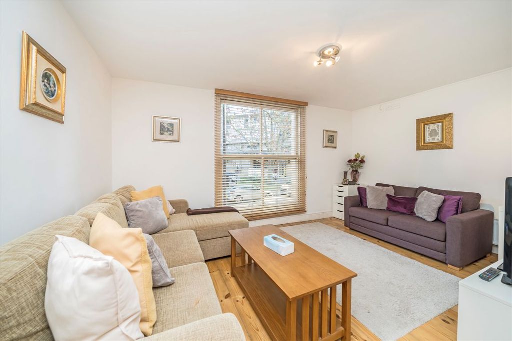 Property photo 2 of 7