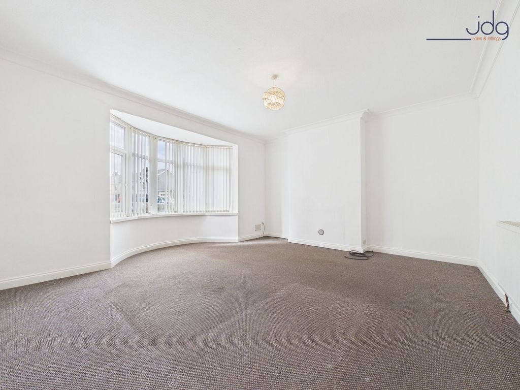 Property photo 3 of 13 Living Room