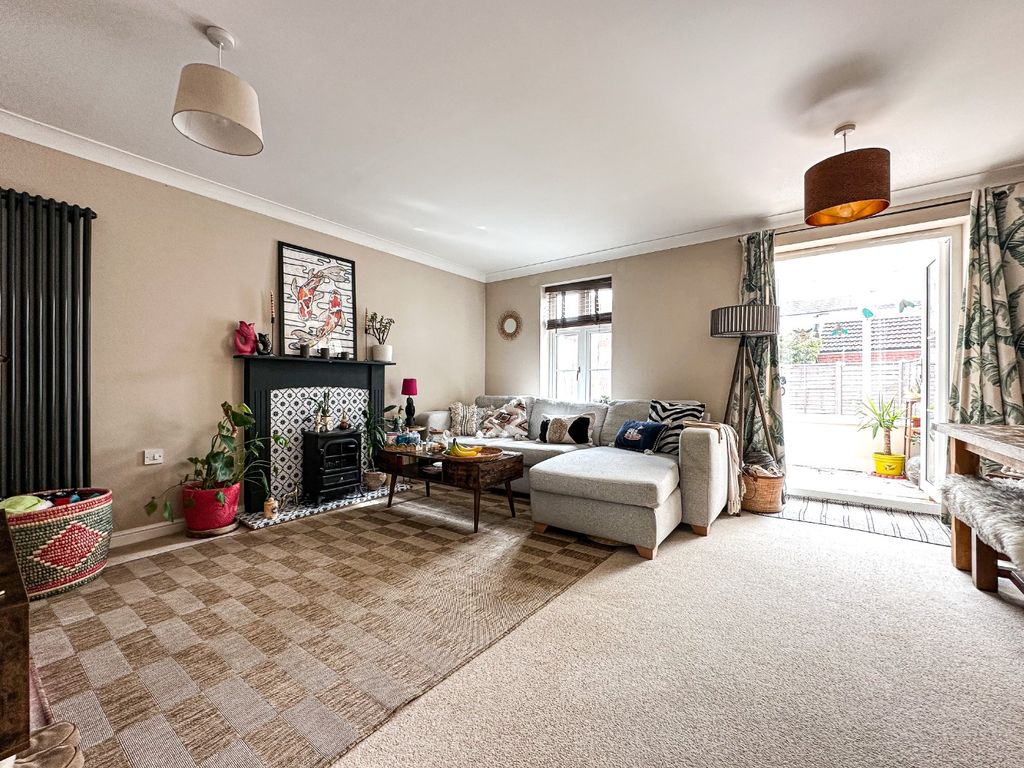 Property photo 2 of 16 4898397