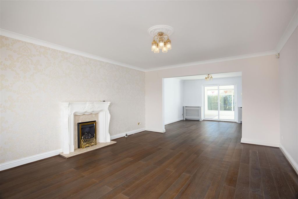 Property photo 2 of 17 00006.Jpg