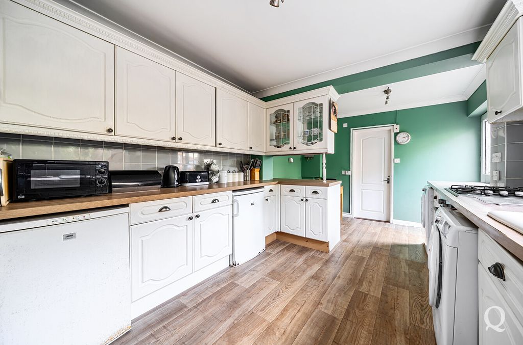 Property photo 2 of 24 1E48Dcac-4957-4B2...
