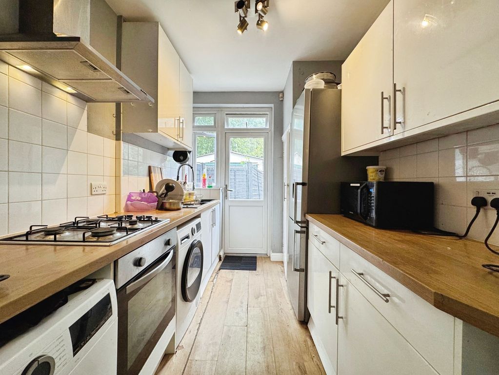 Property photo 2 of 17 Kitchen