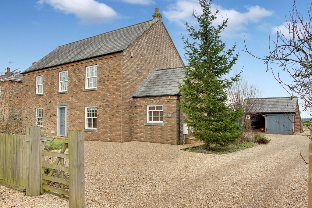 Property photo 1 of 42