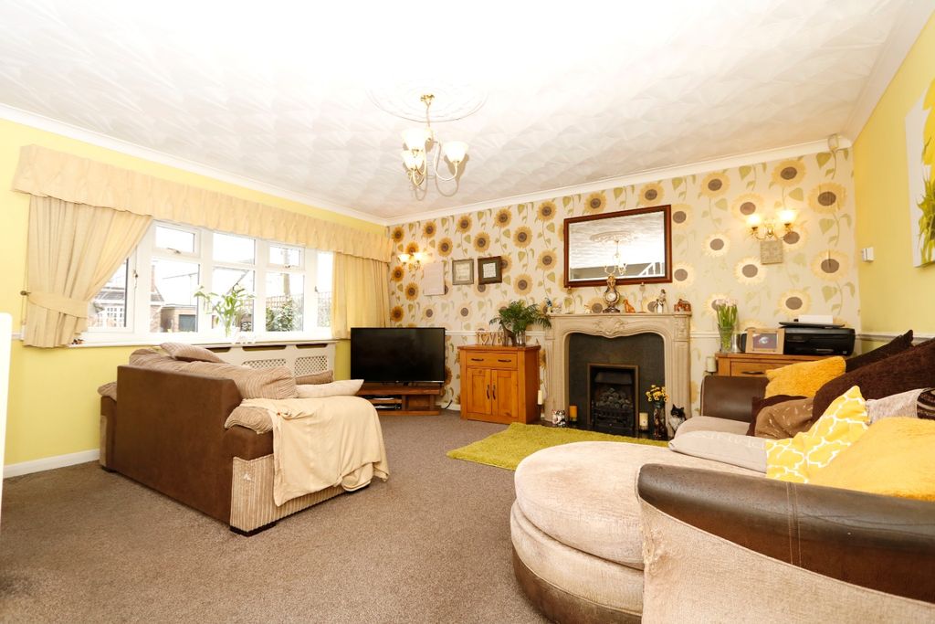 Property photo 3 of 16 2041557