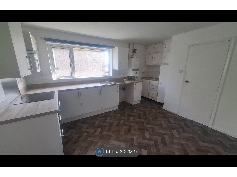 Property photo 2 of 7 Kitchen 1