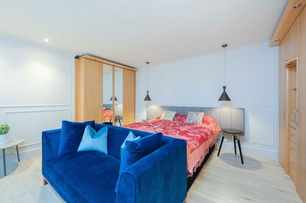 Property photo 3 of 4