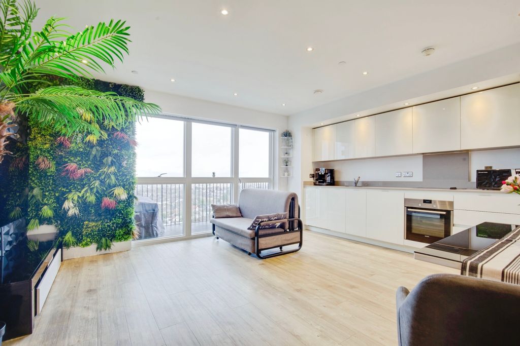 Property photo 1 of 17 Living Room - Kitchen
