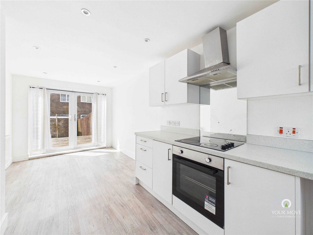 Property photo 2 of 11 Picture No. 03