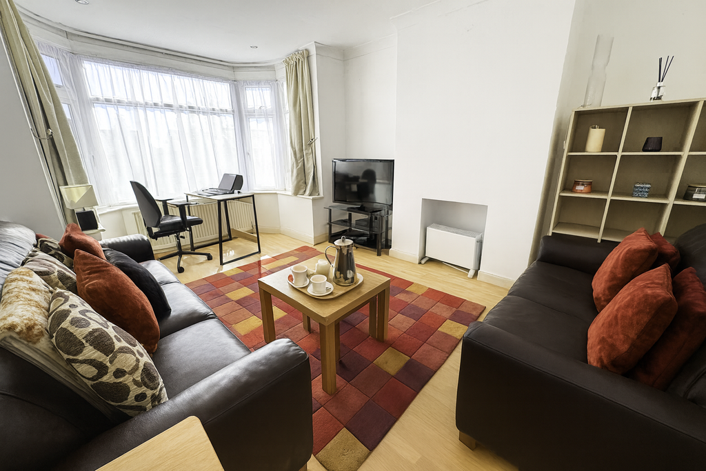 Property photo 2 of 35