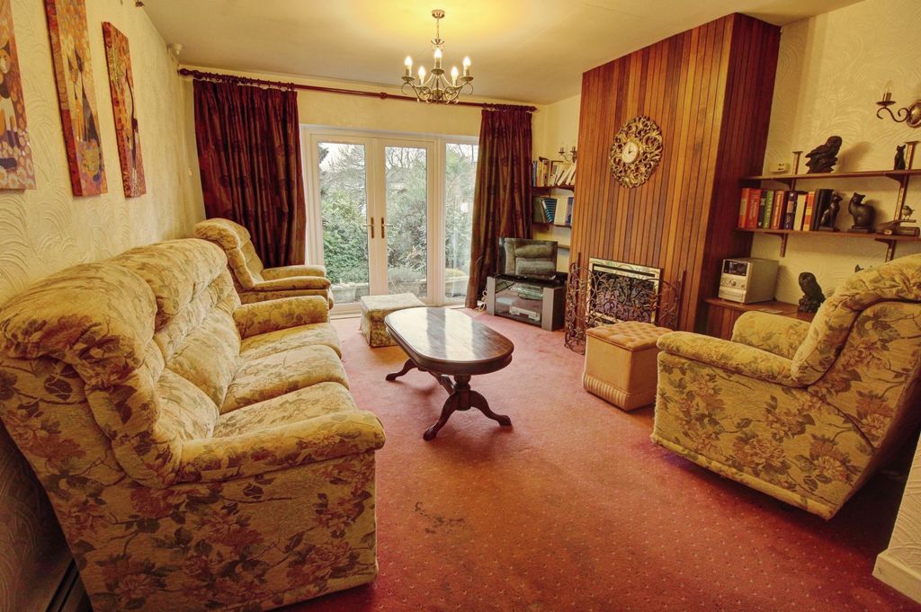 Property photo 3 of 14 Living Room