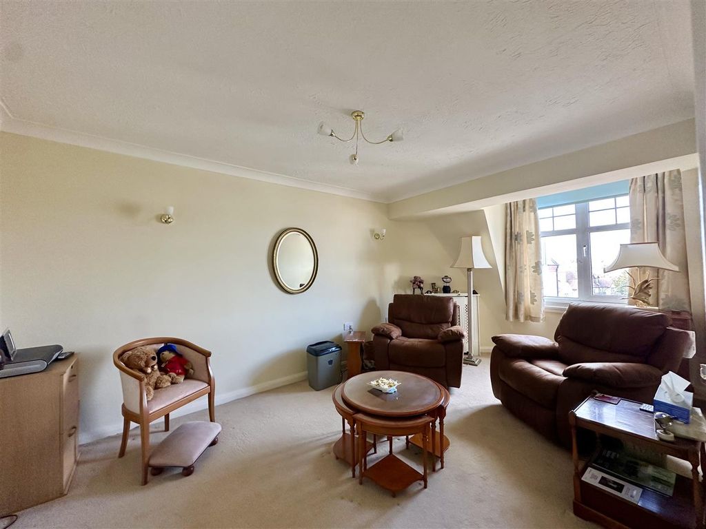 Property photo 3 of 17