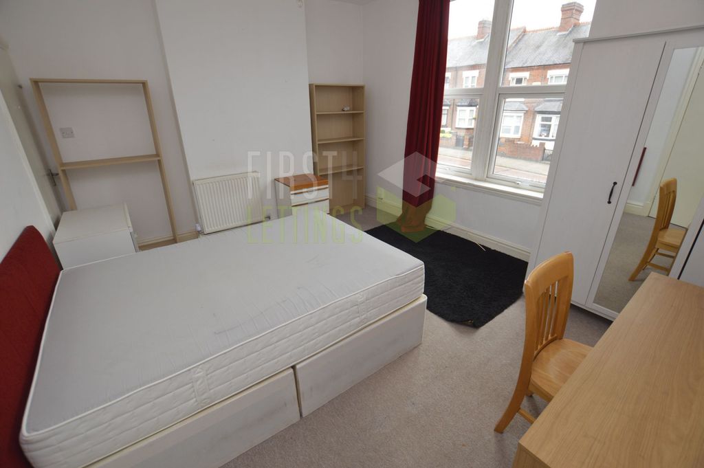 Property photo 1 of 10 Bedroom