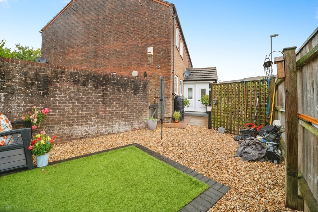 Property photo 2 of 17 Photo