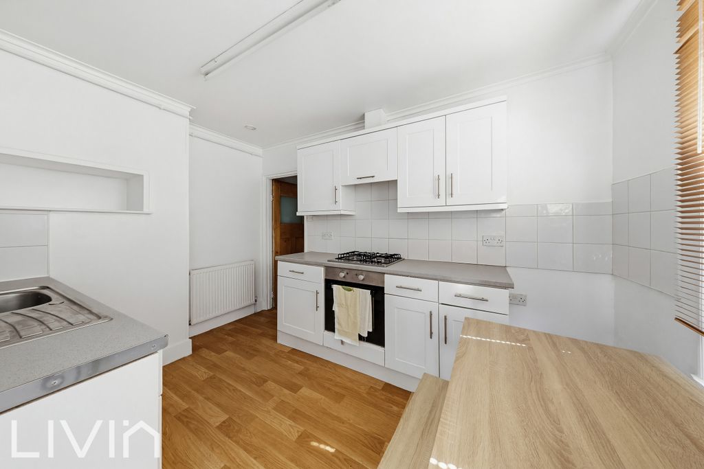 Property photo 3 of 12 6