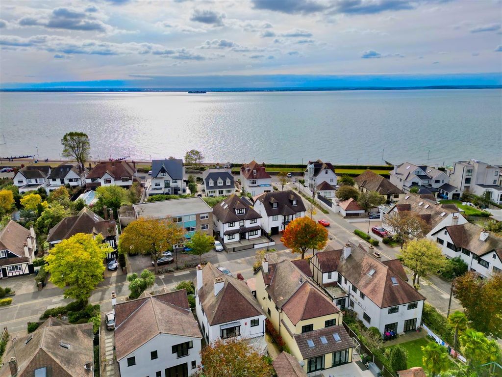 Property photo 2 of 23 Location