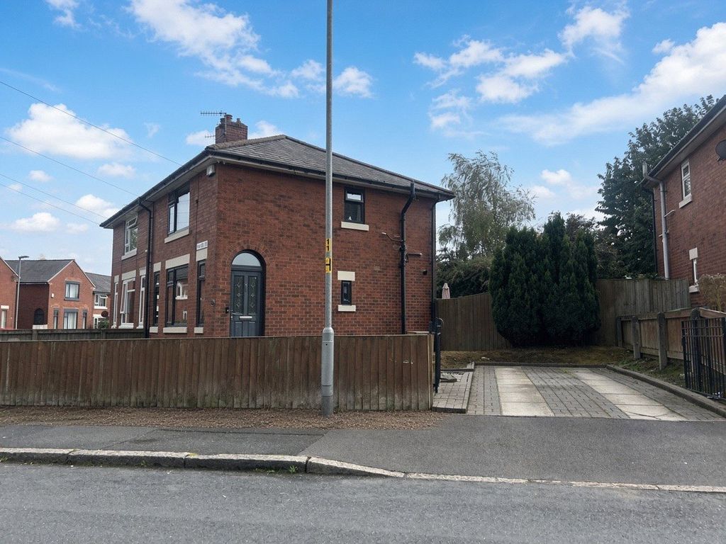 Property photo 1 of 15 External
