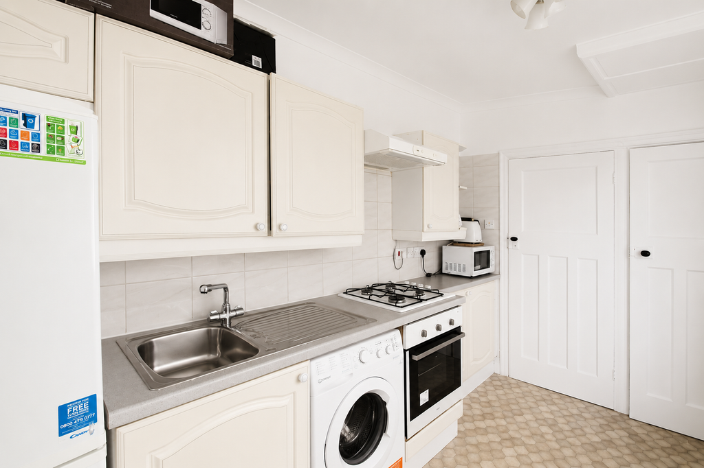 Property photo 2 of 8 Kitchen - Angle 2