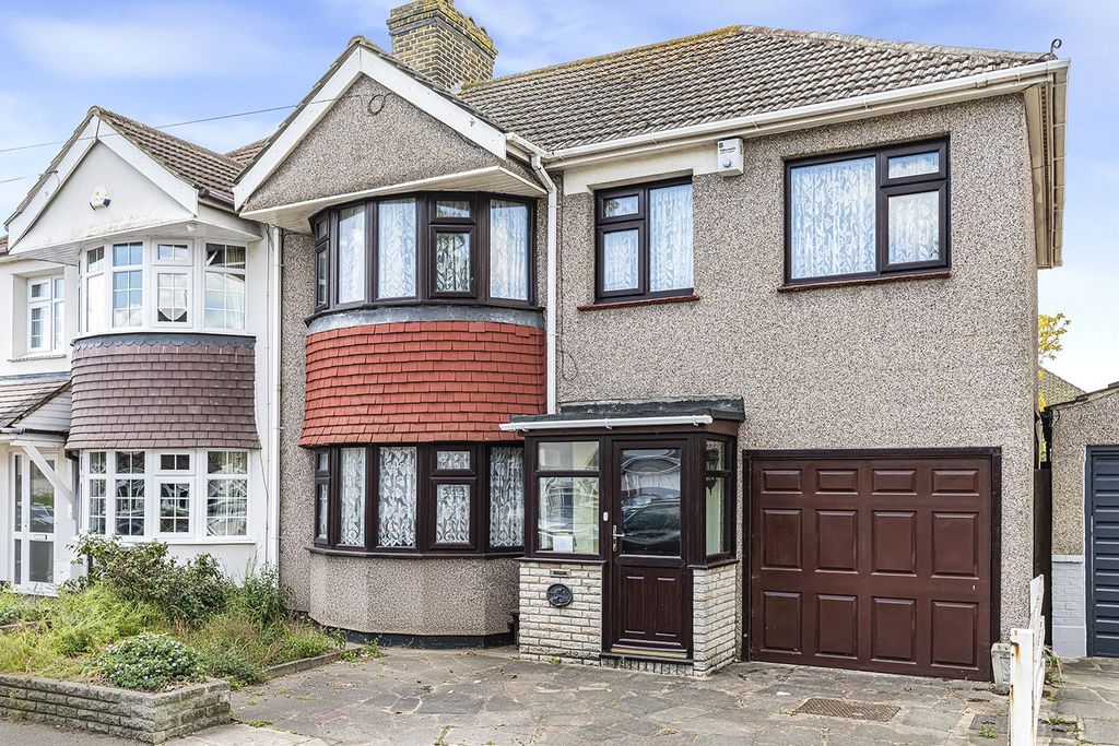 Property photo 1 of 17 External