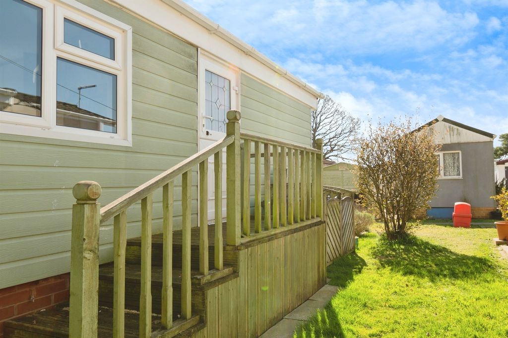 Property photo 2 of 16