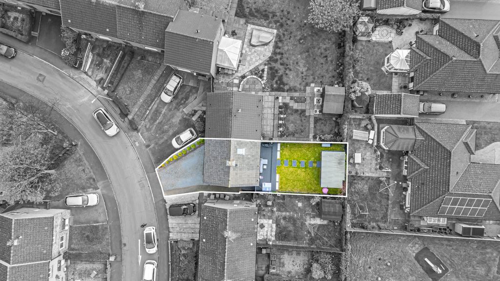 Property photo 3 of 28