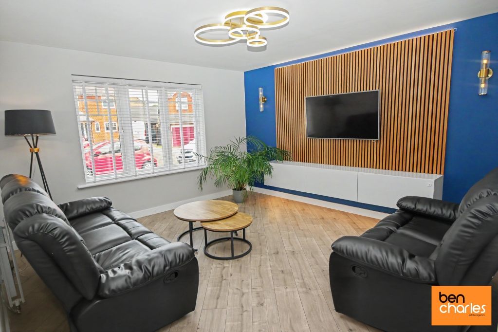 Property photo 2 of 17 Picture No. 03