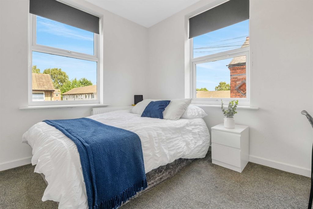 Property photo 1 of 17 (Main)