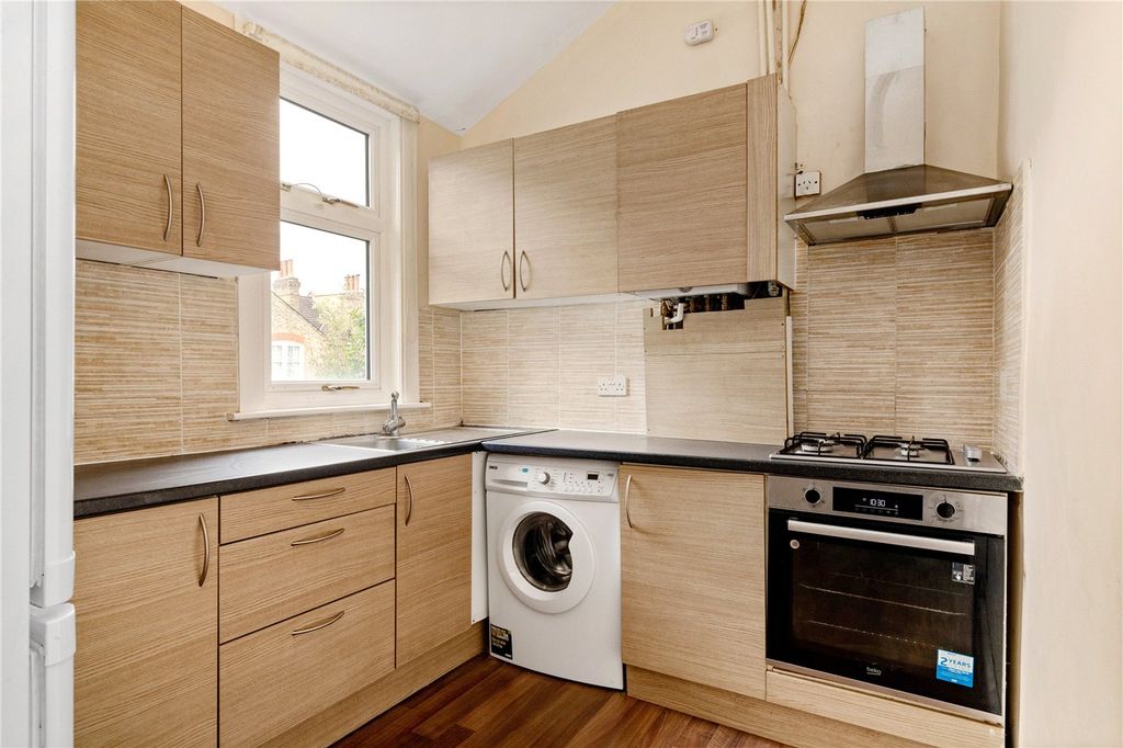 Property photo 3 of 12 Picture No. 05