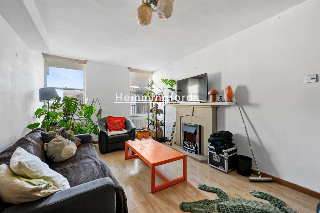 Property photo 3 of 11 13-634Bgchems- 100 Caldy Wlak - Reception 3-Origin