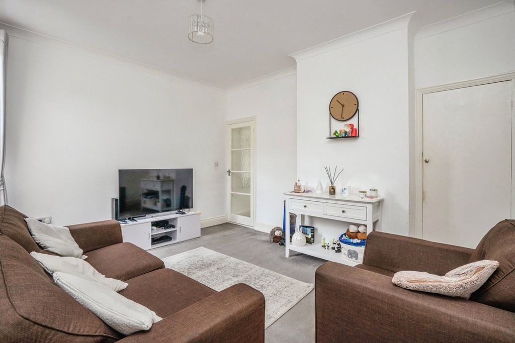 Property photo 2 of 10 Picture No. 04