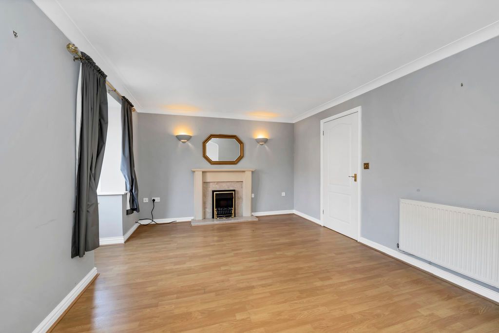 Property photo 2 of 19 Sitting Room