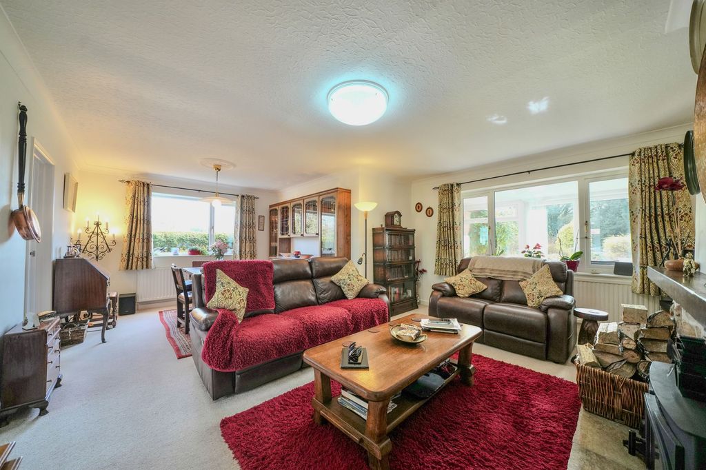 Property photo 3 of 31