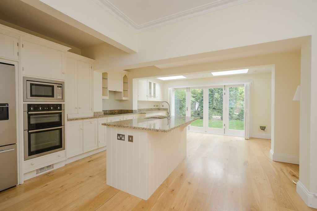 Property photo 2 of 15 Picture No. 01